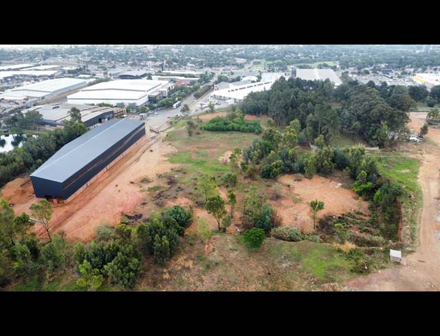 42,000M² VACANT LAND FOR SALE IN MEADOWDALE